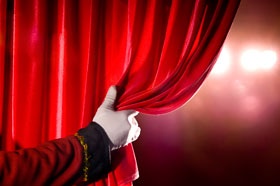 Curtain-hand